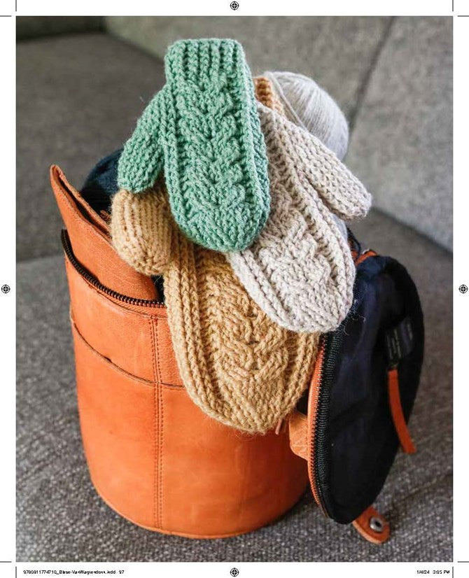 Crochet Hats and Mittens for Everyone by by Sascha Blase-Van Wagtendonk