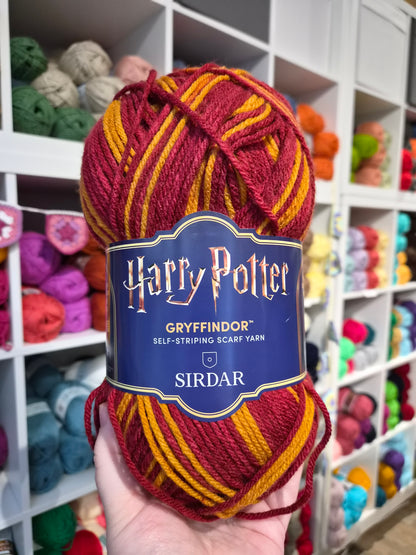 Sirdar Magical House Self-Striping Scarf Yarn – 300g Chunky