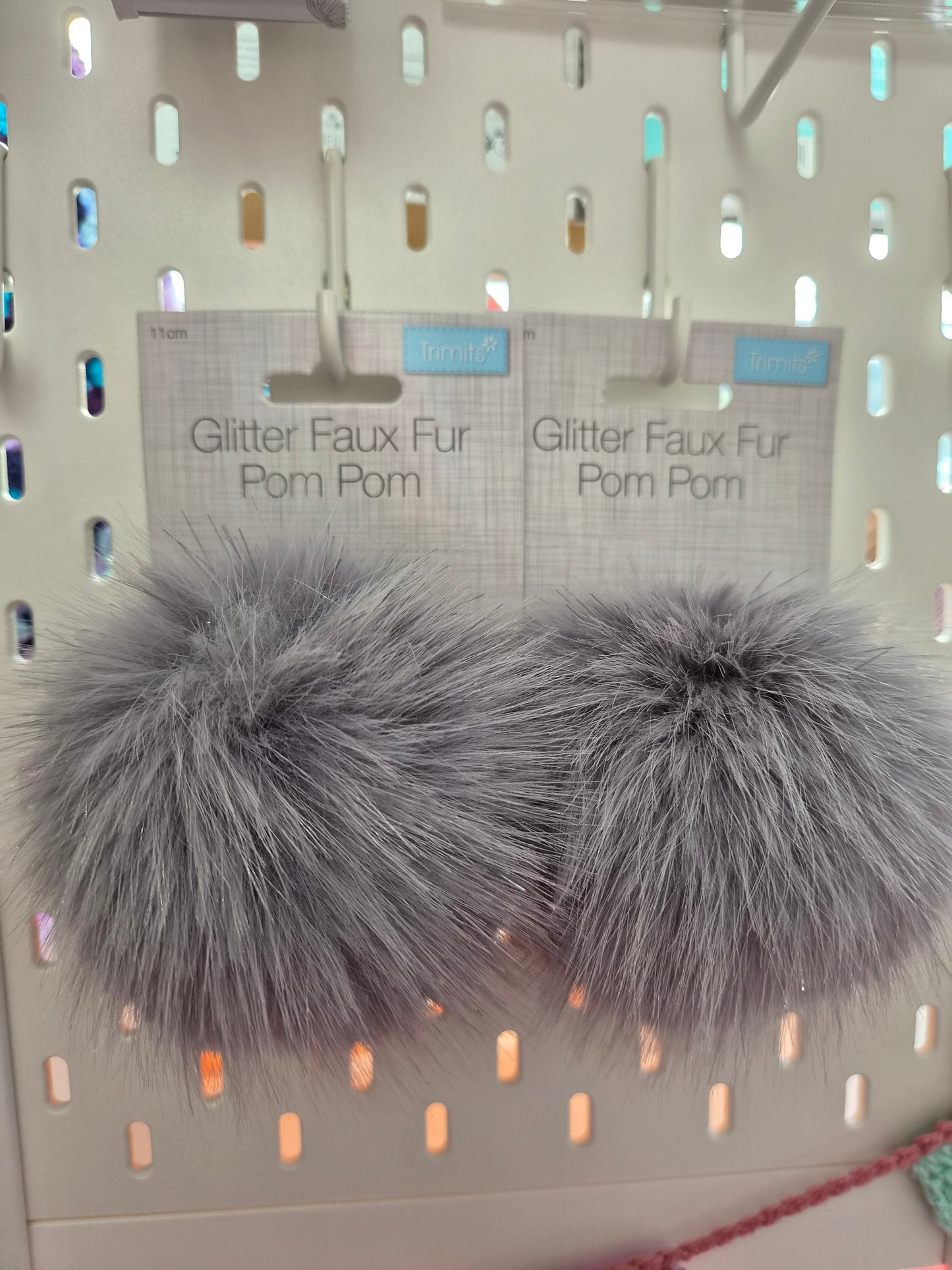 Trimits 11cm Faux Fur Pom Poms – Large Pom Poms for Hats, Scarves & Crafts
