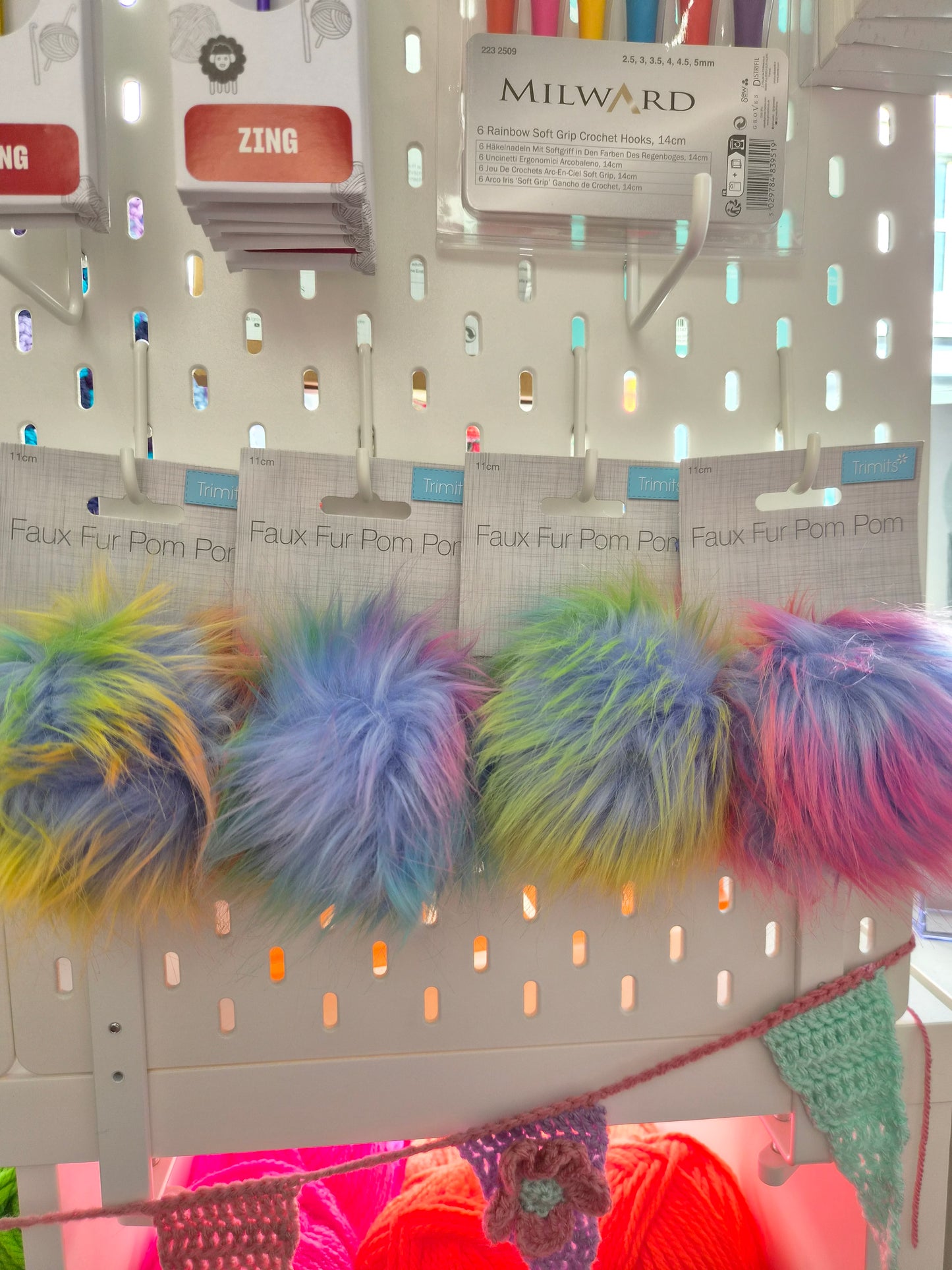 Trimits 11cm Faux Fur Pom Poms – Large Pom Poms for Hats, Scarves & Crafts