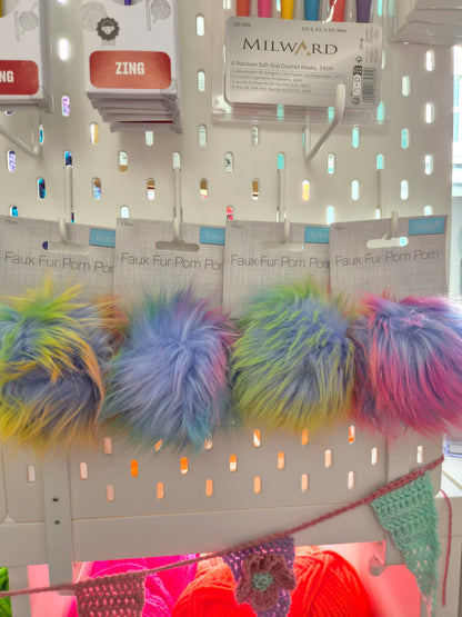 Trimits 11cm Faux Fur Pom Poms – Large Pom Poms for Hats, Scarves & Crafts