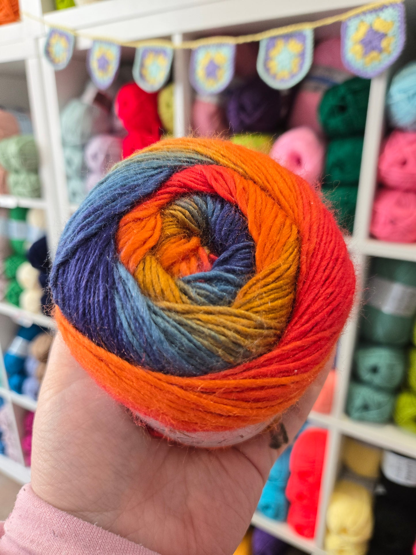 Knitco Elegant DK 150g Yarn Cake