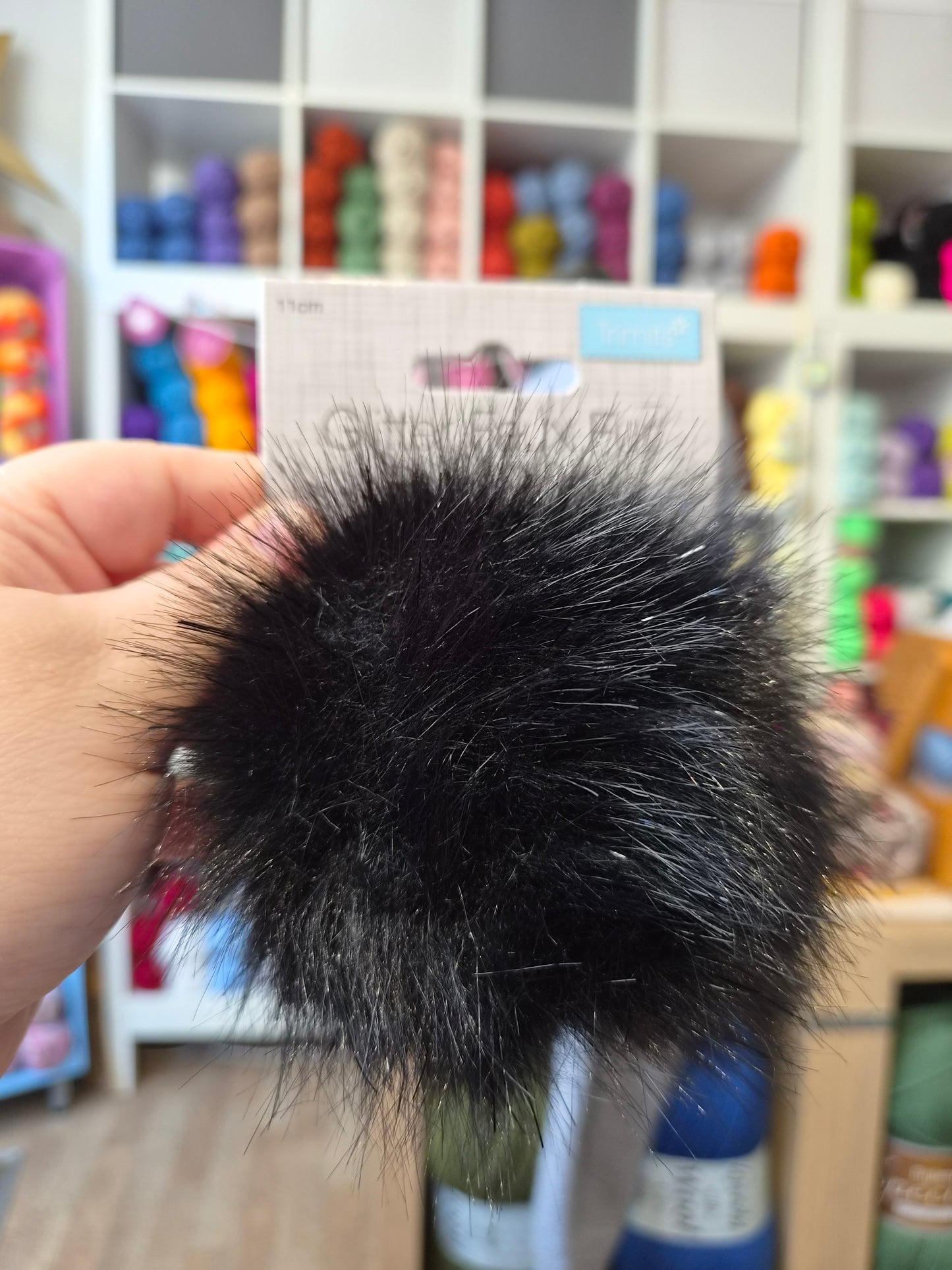 Trimits 11cm Faux Fur Pom Poms – Large Pom Poms for Hats, Scarves & Crafts