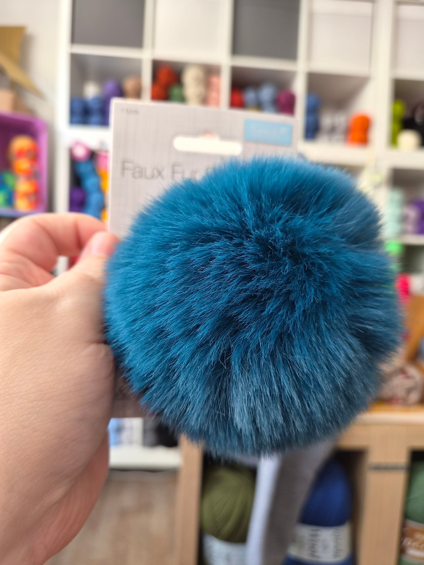 Trimits 11cm Faux Fur Pom Poms – Large Pom Poms for Hats, Scarves & Crafts