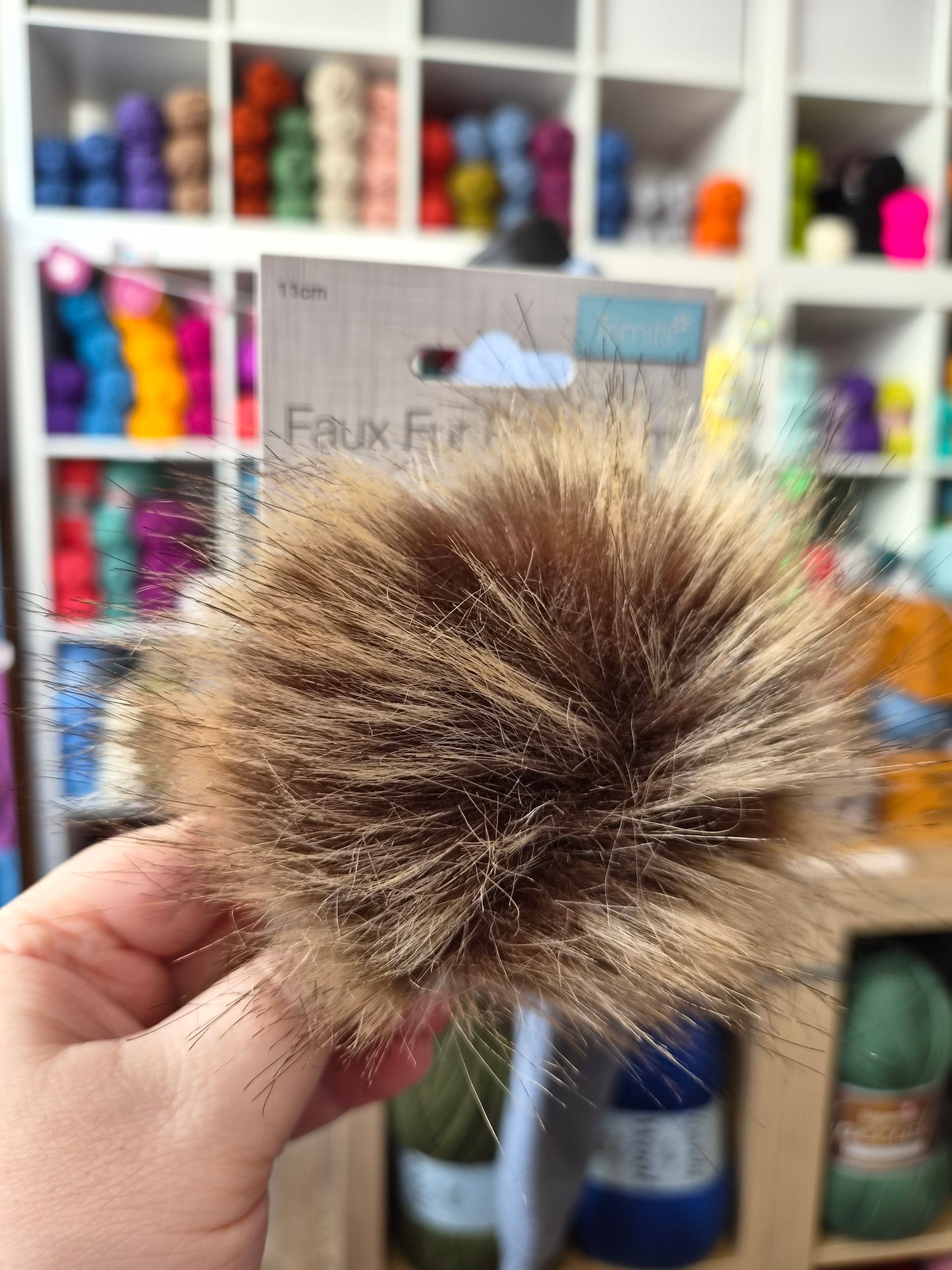 Trimits 11cm Faux Fur Pom Poms – Large Pom Poms for Hats, Scarves & Crafts