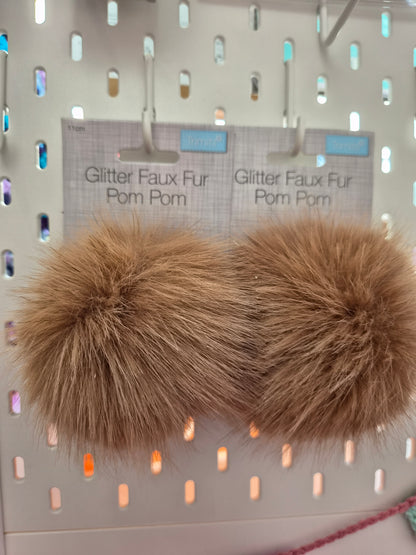 Trimits 11cm Faux Fur Pom Poms – Large Pom Poms for Hats, Scarves & Crafts